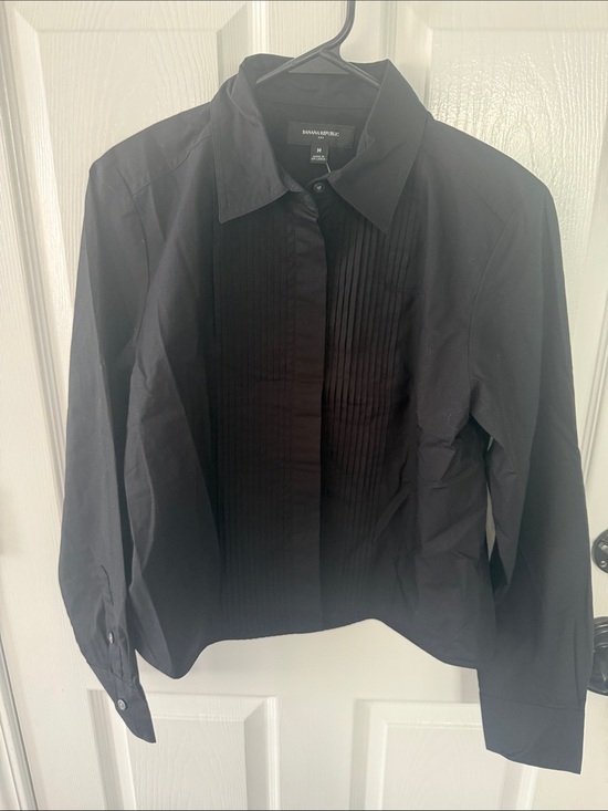 Banana Republic Tops - Banana Republic Black Pleated Front Dress Shirt